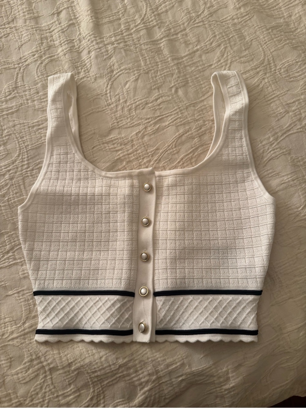 Aritzia Babaton Sculpt Knit Button Tank. White with black trim